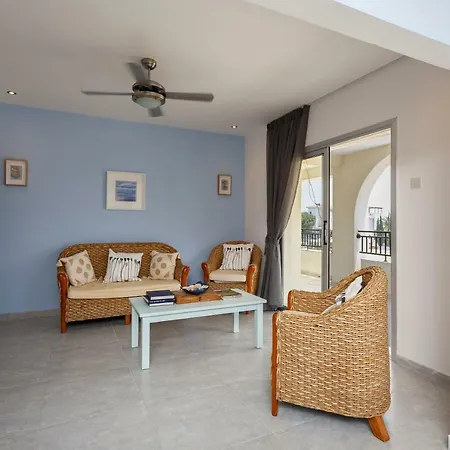 Daire Coral Bay Sea Breeze - 3 Bedroom Peyia