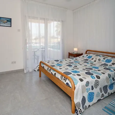 Coral Bay Sea Breeze - Rooftop Apt, Pool & Sea Views, Sleeps 8 Apartament