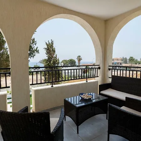 Coral Bay Sea Breeze - Rooftop Apt, Pool & Sea Views, Sleeps 8 Apartament Peja