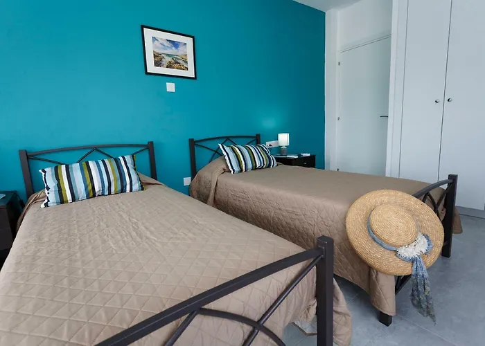 Coral Bay Sea Breeze - 3 Bedroom *