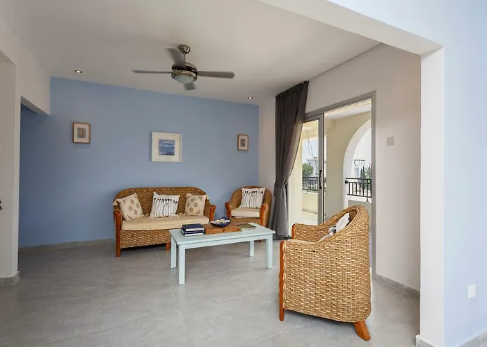 Διαμέρισμα Coral Bay Sea Breeze - 3 Bedroom Πέγεια