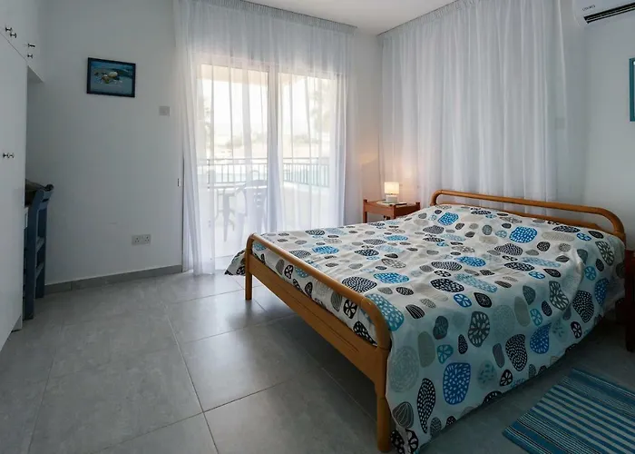 Coral Bay Sea Breeze - 3 Bedroom *