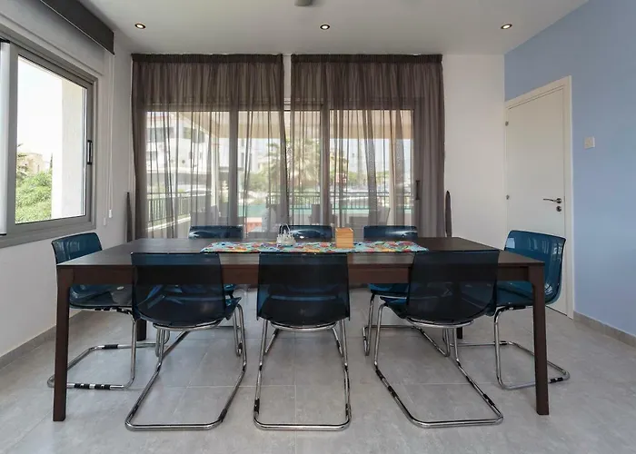 Διαμέρισμα Coral Bay Sea Breeze - 3 Bedroom Πέγεια